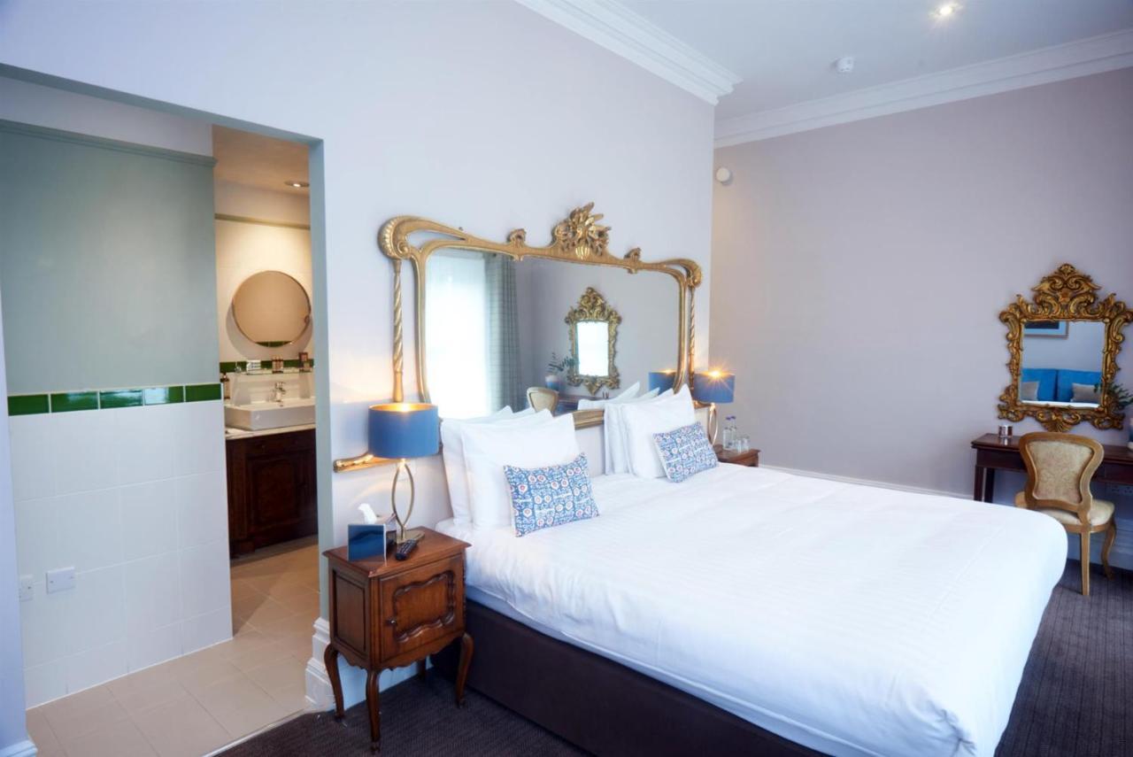 Embankment Hotel Бедфорд Екстериор снимка