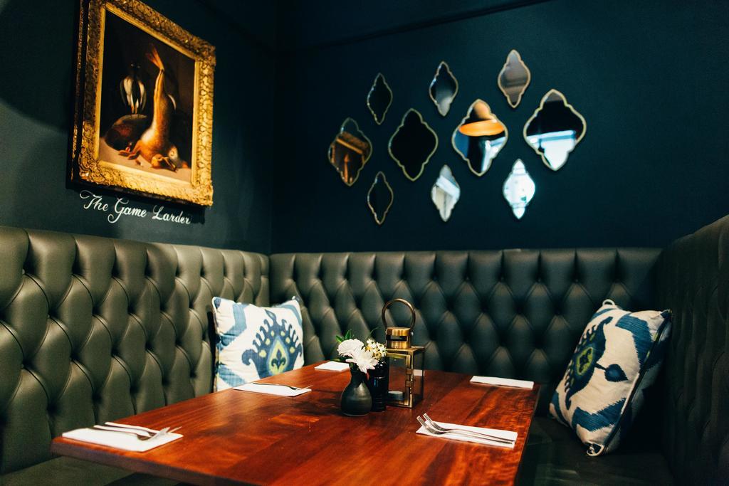 Embankment Hotel Бедфорд Екстериор снимка